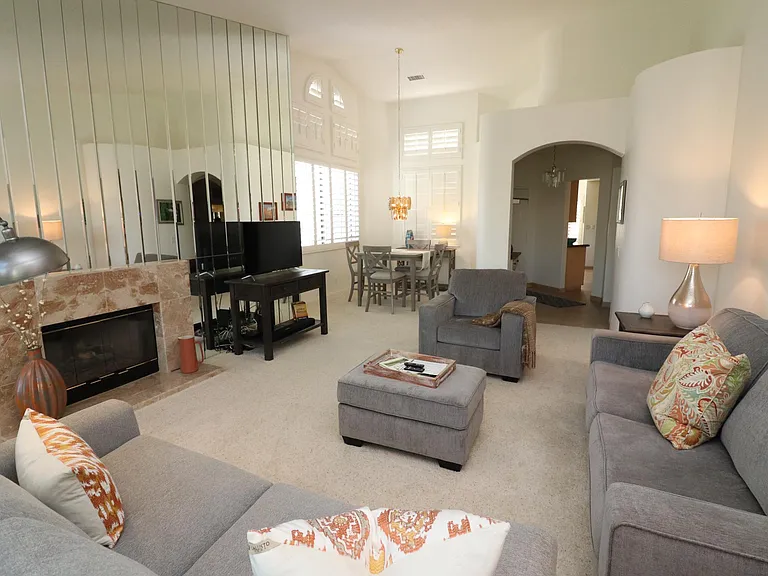 100 Brandigo Cir — Photo 8