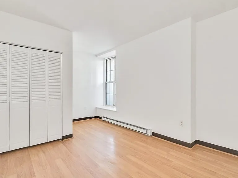 240 Heath St #101 — Photo 12