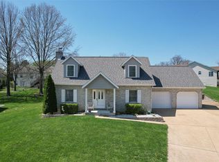 8 Nick Ridge Dr, Washington, MO 63090