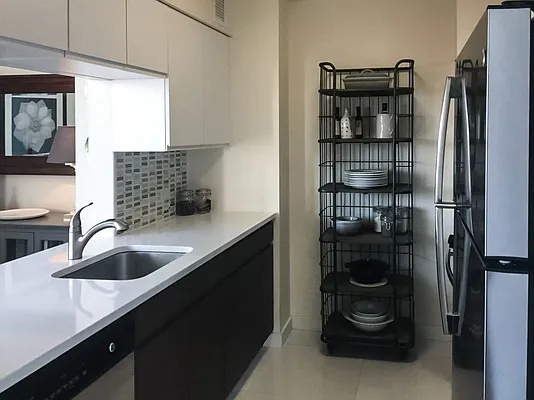 Rented by Kahen Properties | media 27