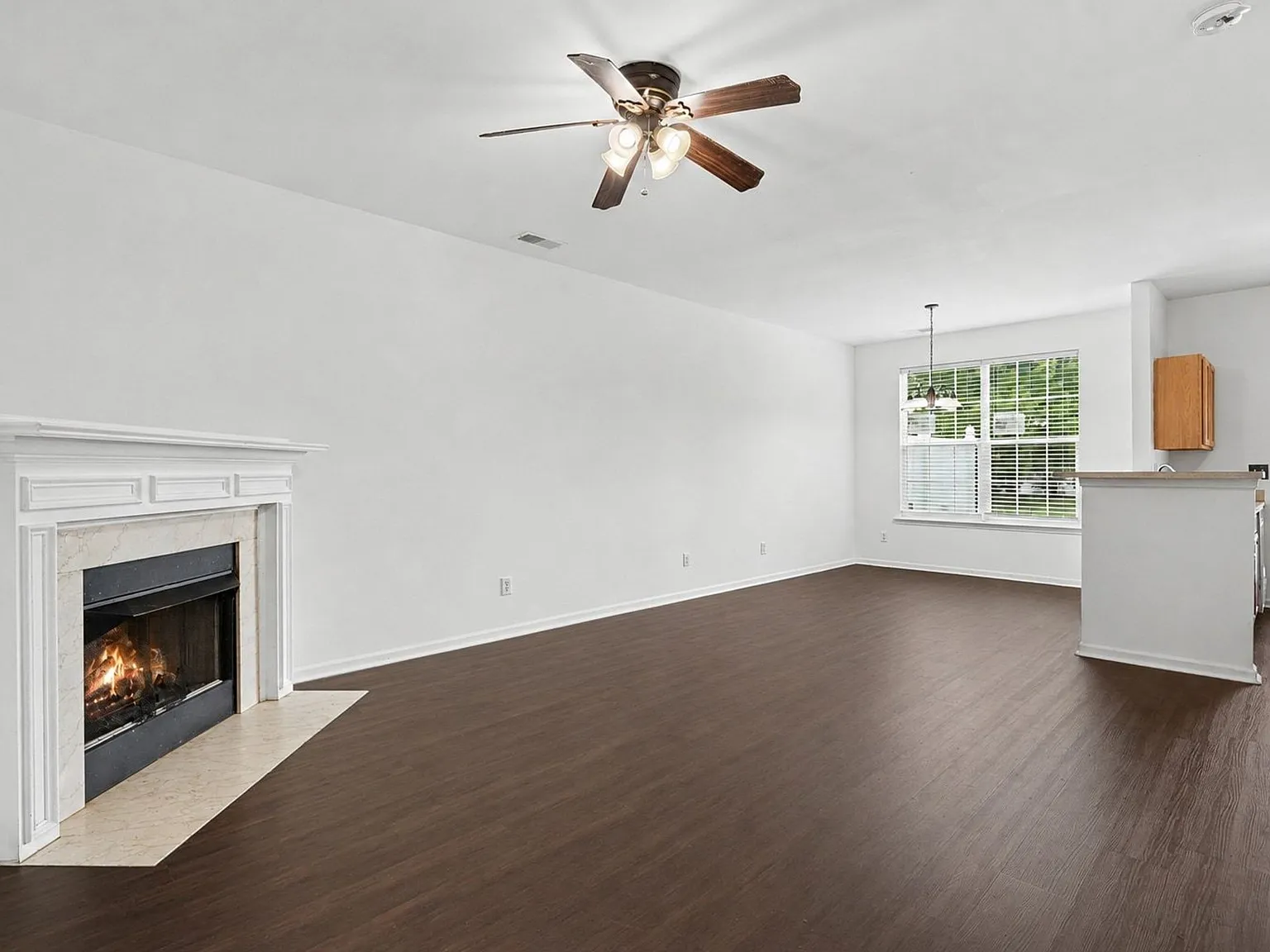 3 bed, 2.5 bath, 1541 sqft, $2,000 — Photo 2