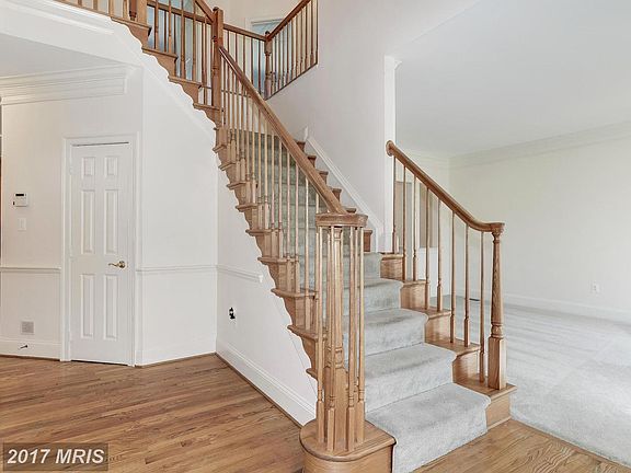 2nd image of 11576 Jamestown Ct