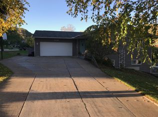 518 McIntosh Rd, La Crescent, MN 55947