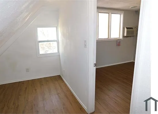 Studio, 550 sqft, $650 — Photo 3