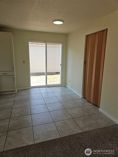 5th image of 744 Berne Lane SE