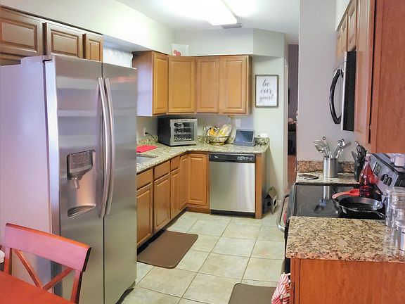 4th image of 702 White Pine Ave #0