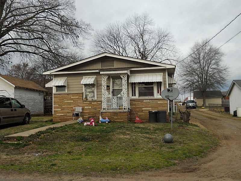 2nd image of 245 N Welsh Ave