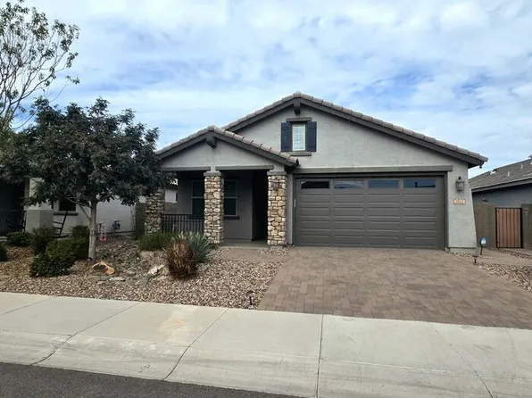 2822 W Blue River Dr, San Tan Valley, AZ 85142