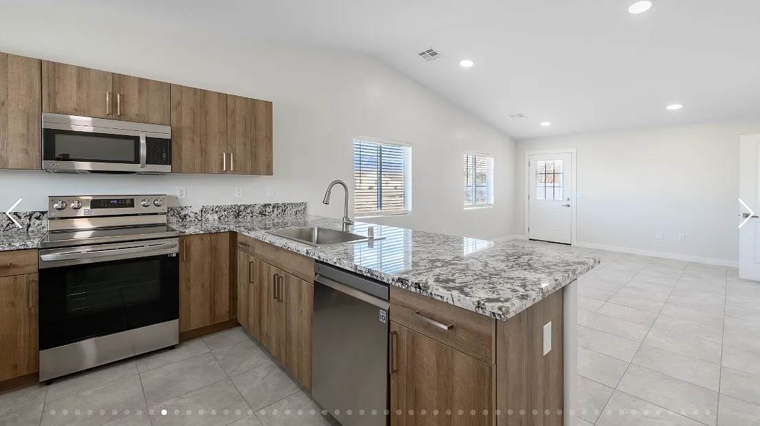 2 bed, 950 sqft, $1,390 — Photo 2