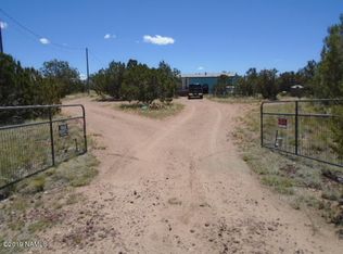 53915 N Granada Cir, Seligman, AZ 86337