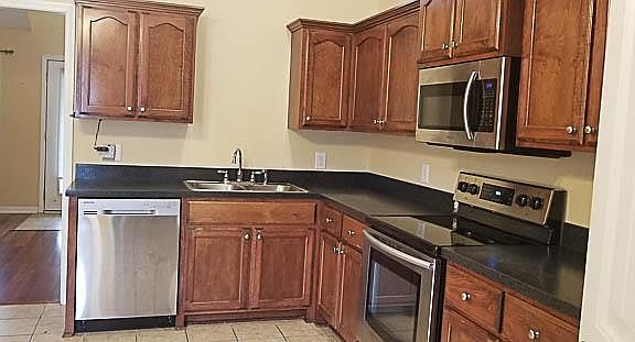 5th image of 720 Wildwood Dr