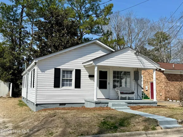 120 Center St, Williamston, NC 27892