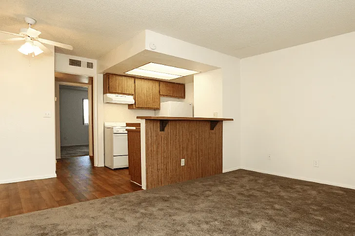 The Summit Apartments — Photo 9
