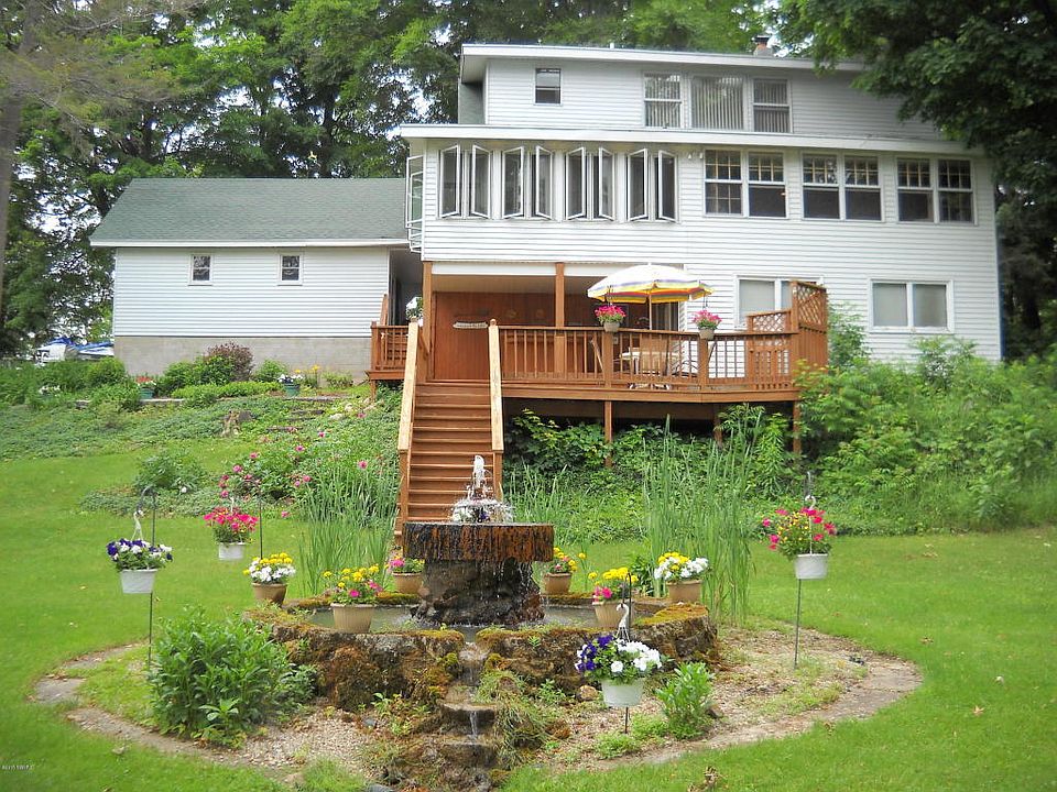 1st image of 7018 W Lake Dr