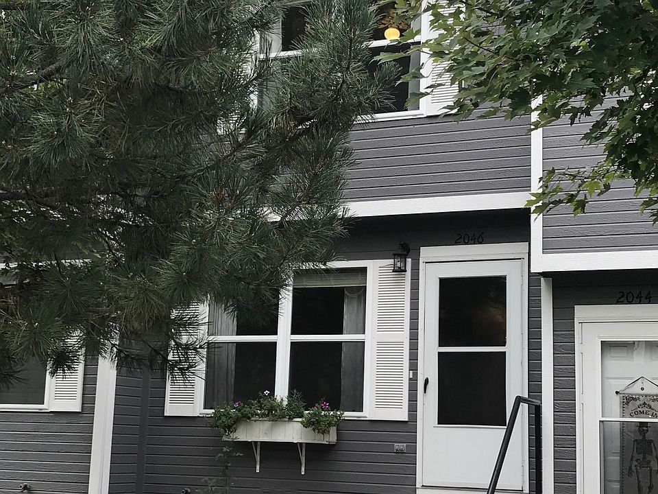 Front Entry - Large tree in front for added privacy plus win