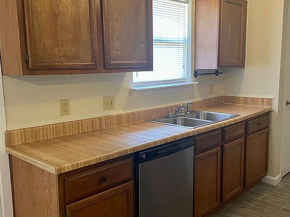 5th image of 10802 Thorncliff Dr