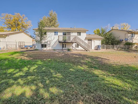 2nd image of 3825 Vaquero Cir S