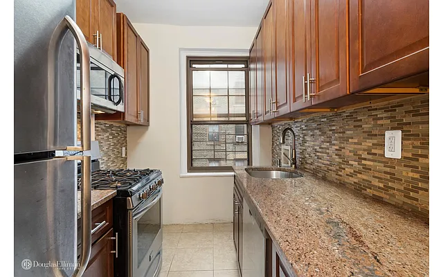 Sold by Douglas Elliman | media 18