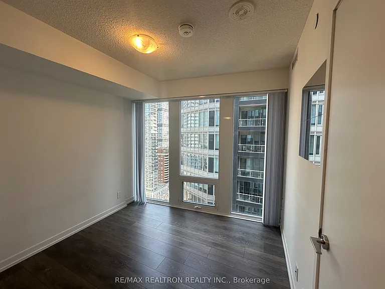 60 Shuter St #2602 — Photo 9