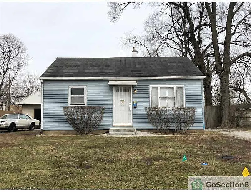 2357 N Moreland Ave photo 1