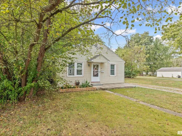 721 W Whittaker St, Salem, IL 62881