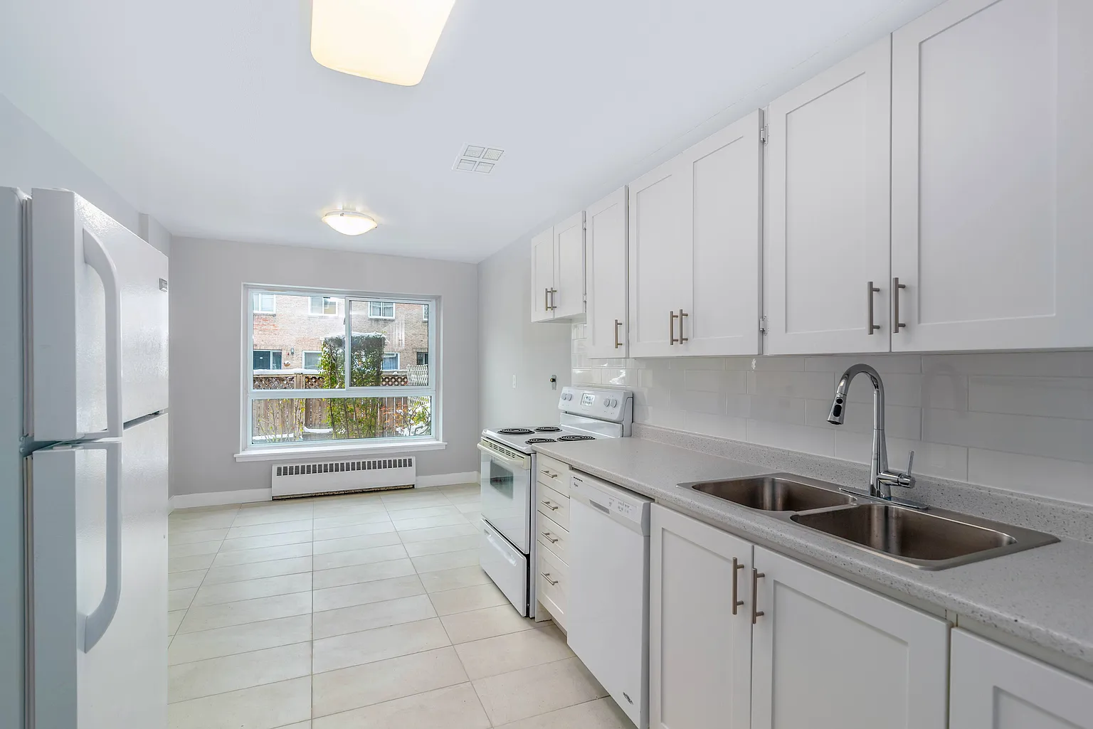 2911 Bayview Ave #994249 photo 1