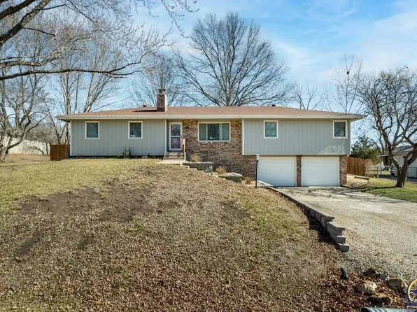 5130 NW Kendall Dr, Topeka, KS 66618