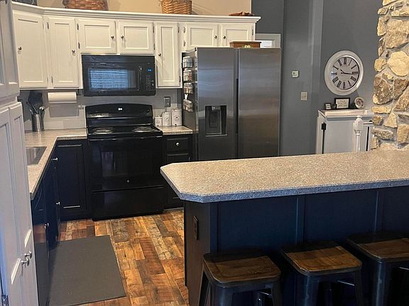 5th image of 315 Shady Ln