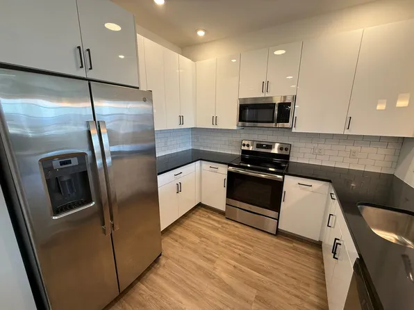 516 Cliff St #217E, Fairview, NJ 07022