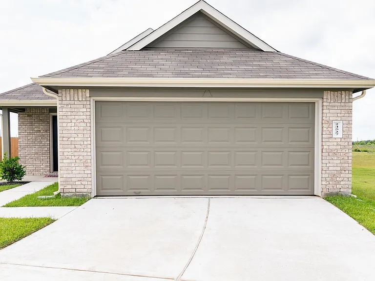 24527 Amaldi Ct — Photo 1
