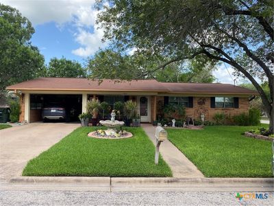 913 S Welhausen Ave, Shiner, TX, 77984