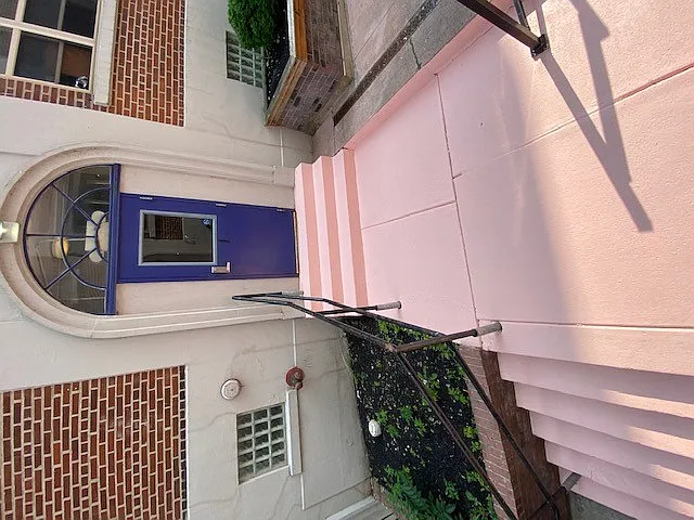 Apartments at 400 Elmwood — Photo 14
