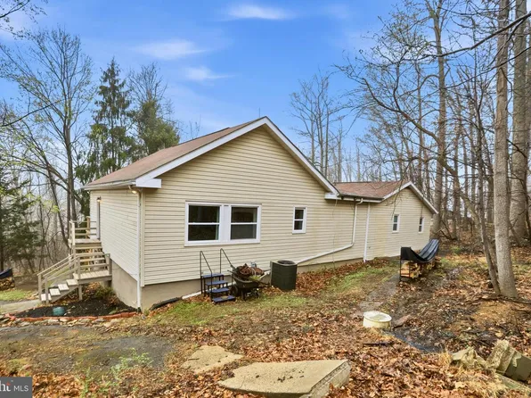 842 Valley View Rd, Harpers Ferry, WV 25425