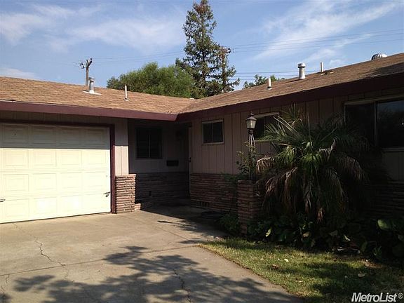 Front view of home