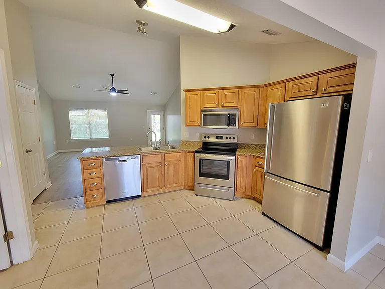 7288 Mossy Oaks Ct — Photo 2