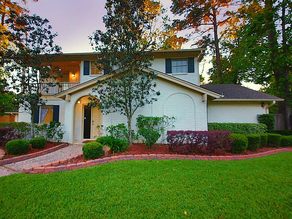 1st image of 902 Woodfield Ln