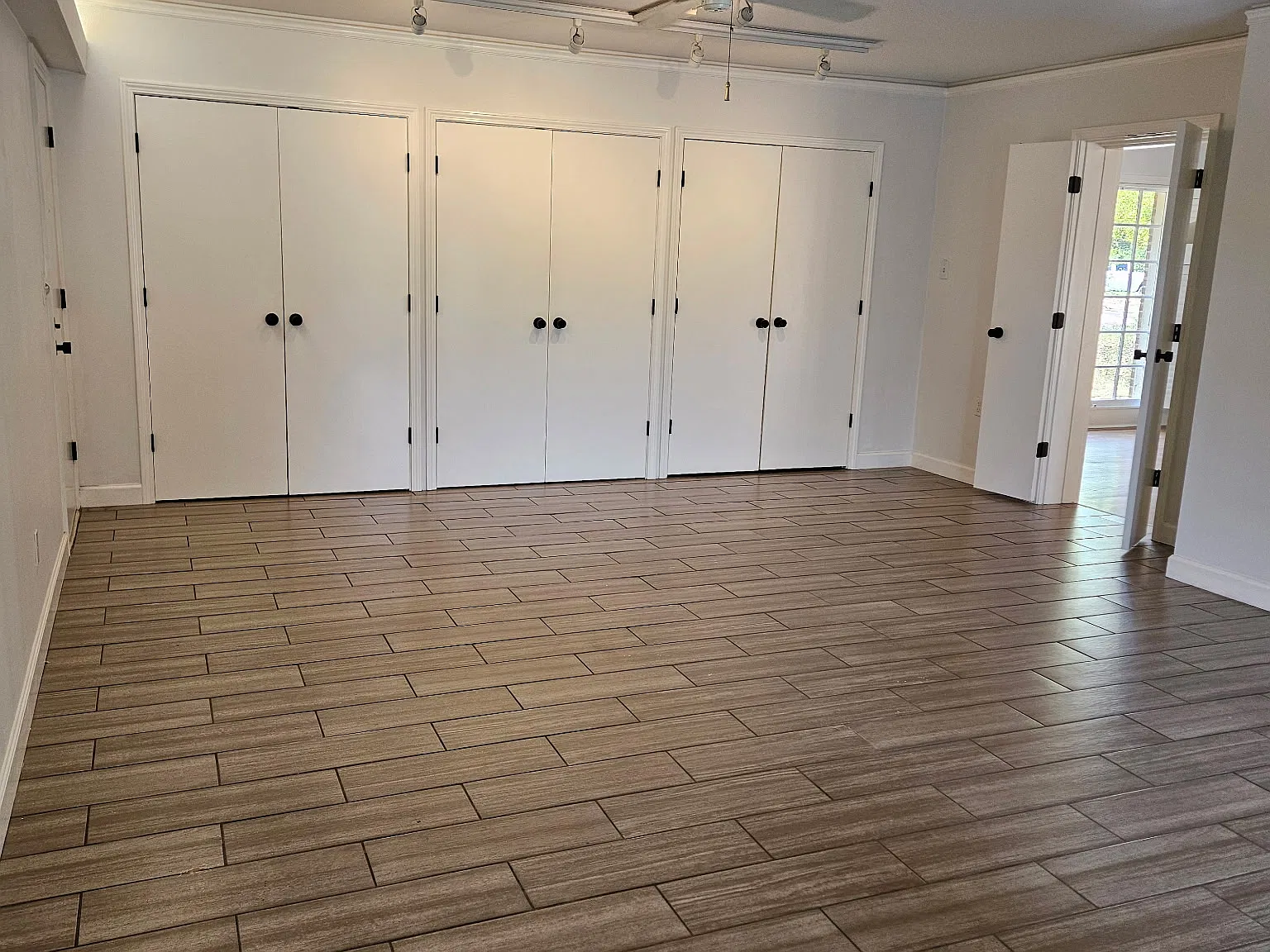 3 bed, 3297 sqft, $2,800 — Photo 2