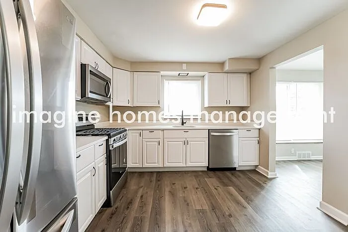 13411 Dean Dr — Photo 4