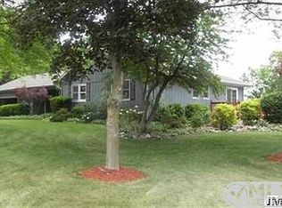 747 Wealthy Ct, Brooklyn, MI