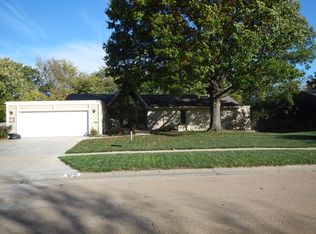 3440 SW Macvicar Ave, Topeka, KS 66611