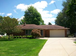 4214 E Pleasant Valley Rd, Seven Hills, OH 44131