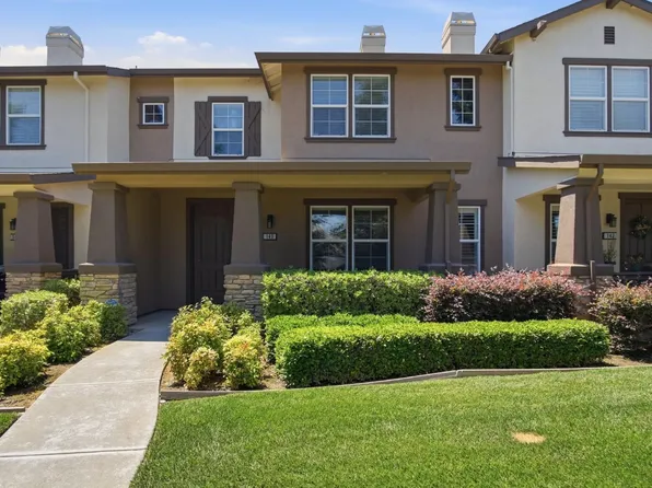 570 Cutting Horse Dr Unit 143, Oakdale, CA 95361