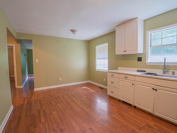 4th image of 130 Round Knob Rd