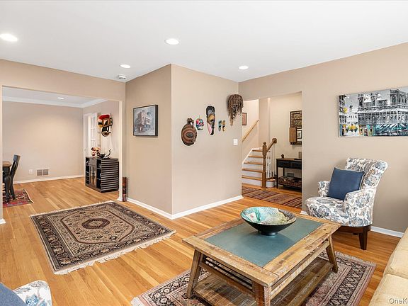 5th image of 4 Pine Ridge Road