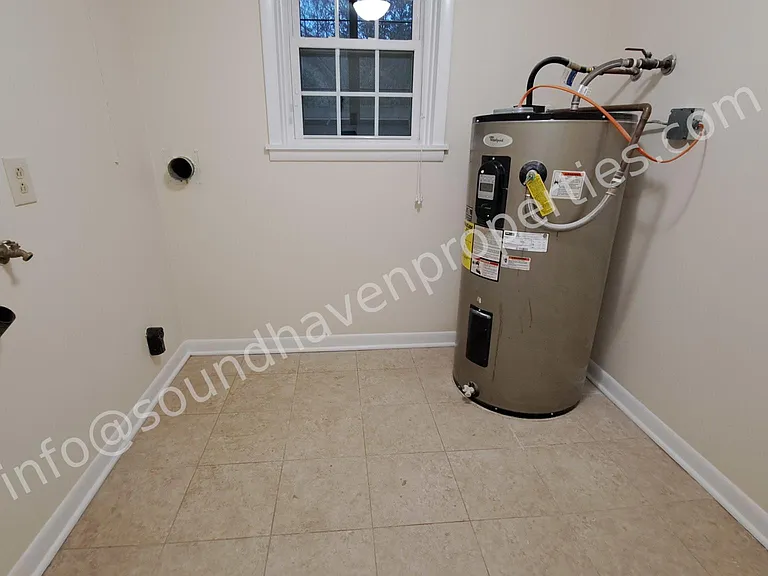 320 Rosemont Rd SE — Photo 26