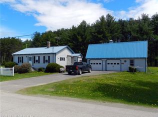 693 Durham Bridge Rd, Newport, ME 04953