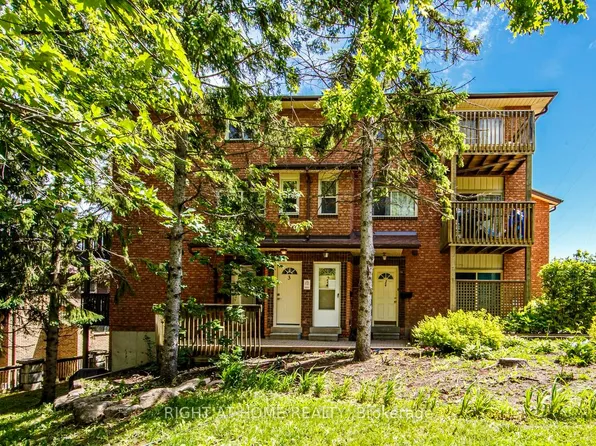 23 Meadow Ln #3, Barrie, ON L4N 7K3