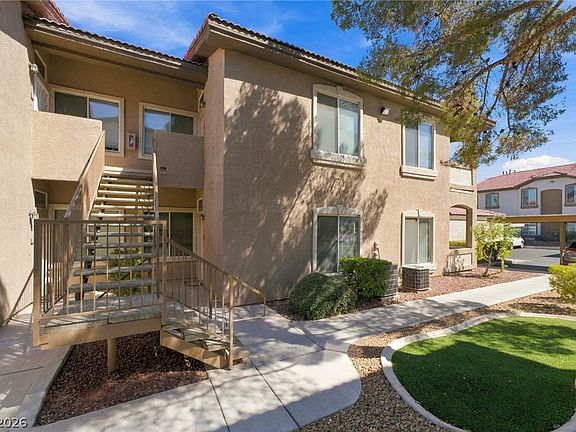 2nd image of 2305 W Horizon Ridge Pkwy APT 211
