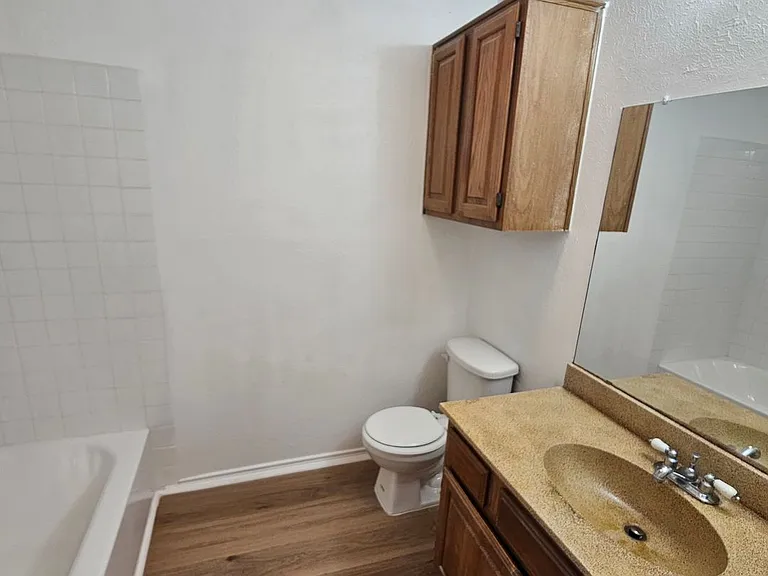 1400 Darr St #C — Photo 18