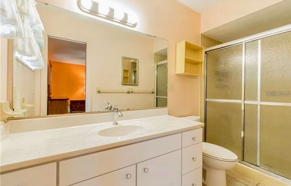 3 bed, 2.0 bath, 1734 sqft, $2,200 — Photo 2